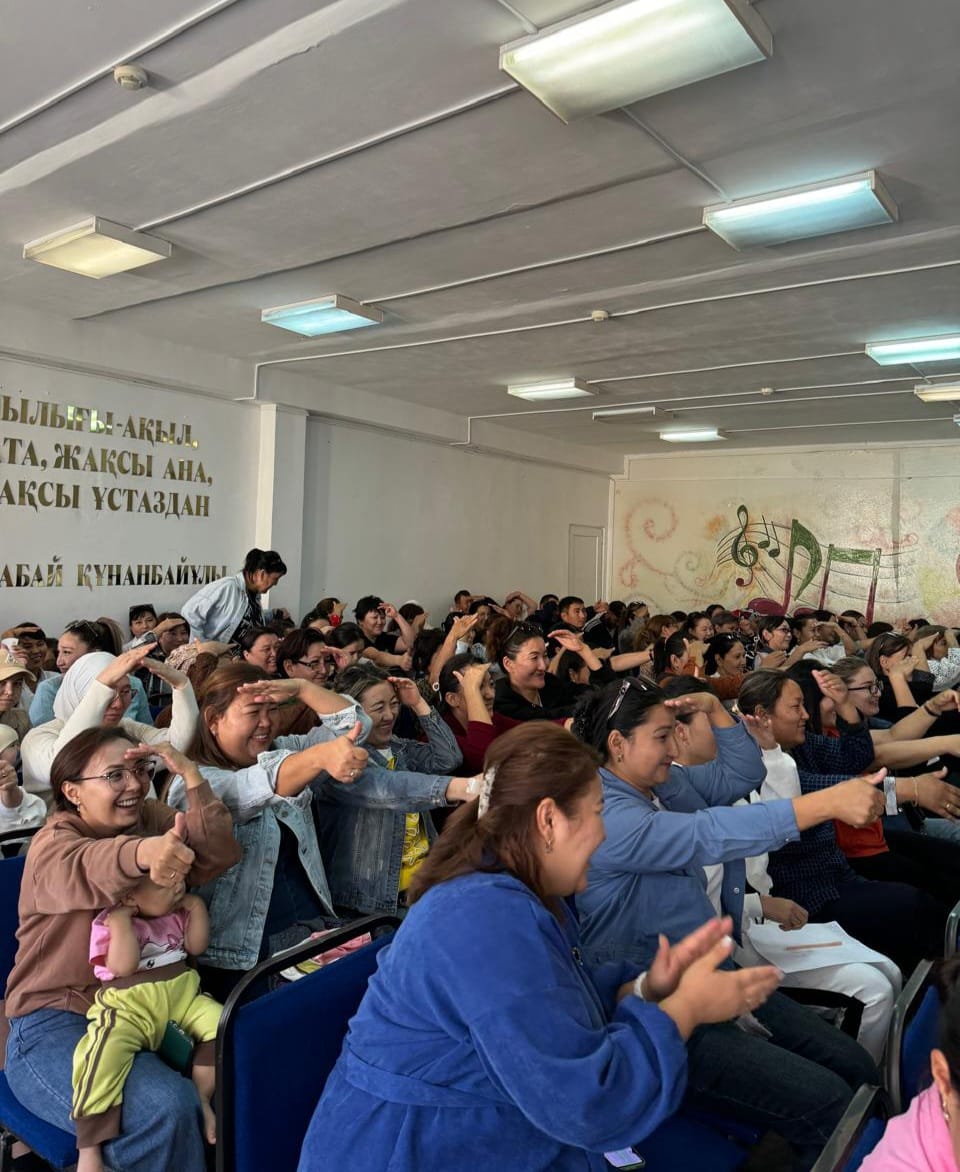 "Балаға үлгі көрсету" тақырыбында 1-4 сынып ата - аналарымен АПҚО сабағы өткізілді.