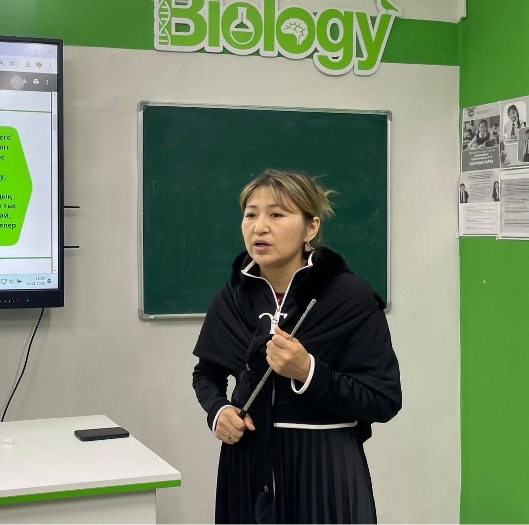 Директор жанындағы кеңесте "Біртұтас тәрбие бағдарламасы" аясында жүзеге асырылып жатқан "Ұшқыр ой алаңы" жобасының I жарты жылдық есебі